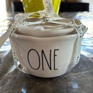 Rae Dunn Egg measuring cups